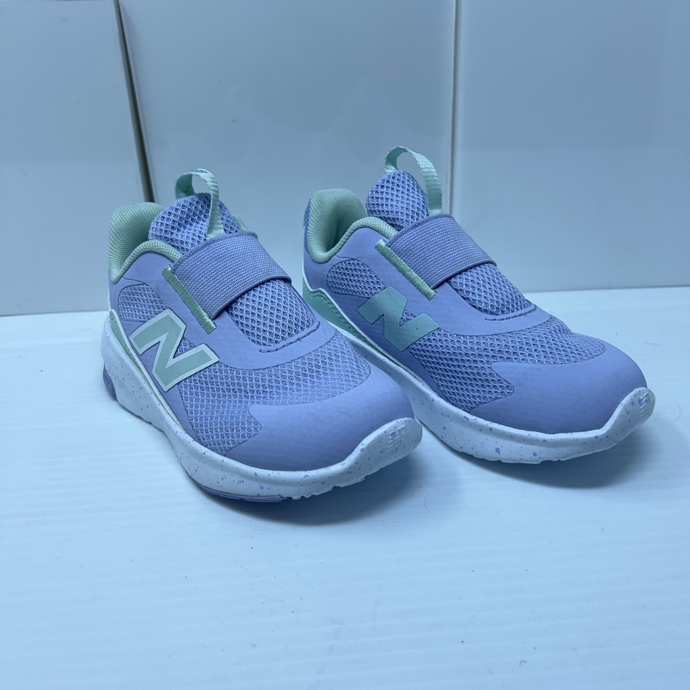 New Balance Kids Size 10 Purple Rave Run v2 Hook and Loop Sneakers New